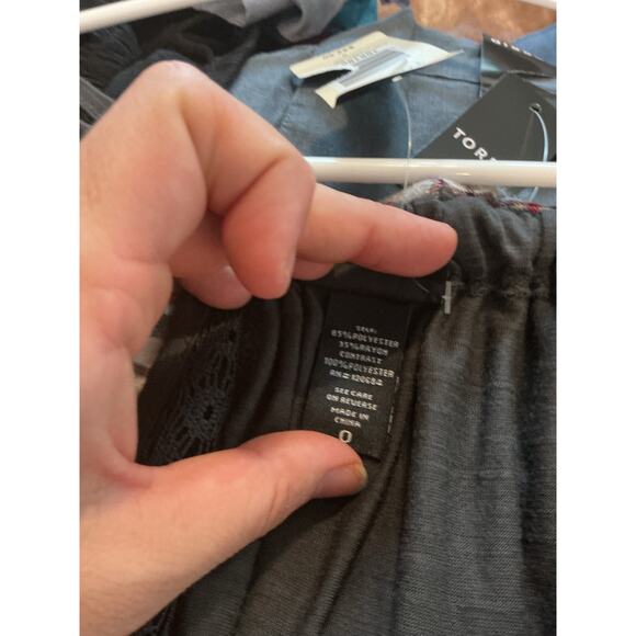 Torrid Crochet Inset Fringe Tank Top Size 0 Large Medium Boho Black Festival NEW - Picture 10 of 11